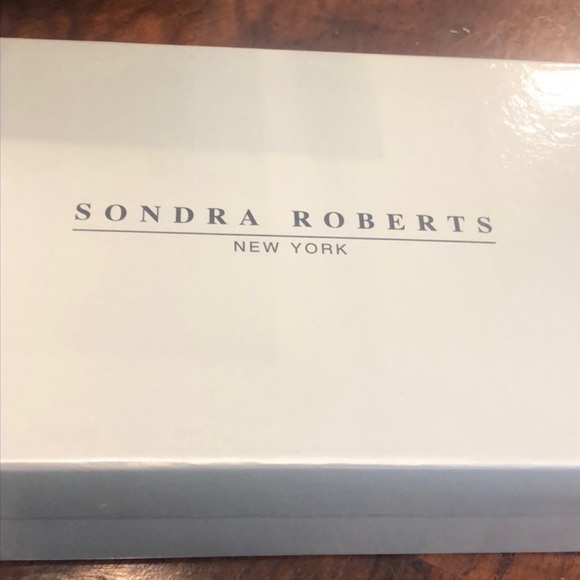 Red Lucite Resin Hard Clutch with Chain inside-boutique - Picture 2 of 12